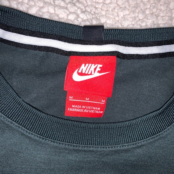 Nike shirt - Picture 2 of 4